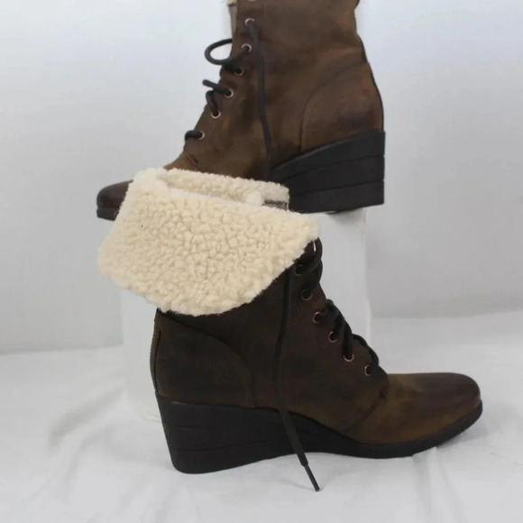 UGG - Picture 10 of 14